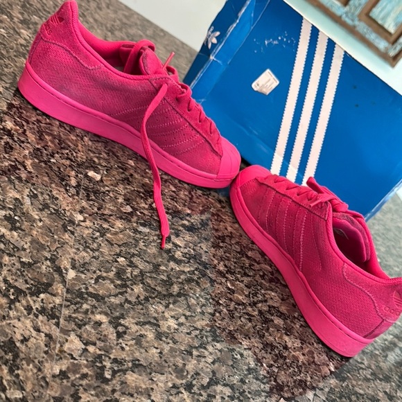 Adidas Pink Sneakers Classic Shell Toe Design - Picture 5 of 16
